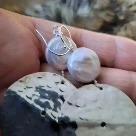 925 sterling Silver Hammered Disc Earrings - Picture 6 of 6